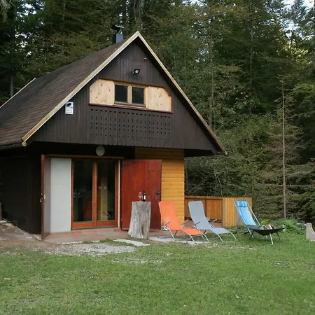 Fikfak Lodge *